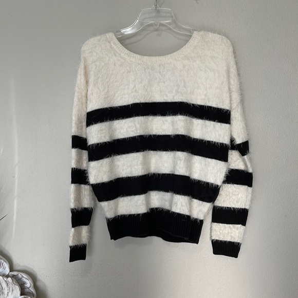 DKNY BLACK AND CREAM STRIPED SWEATER - Picture 1 of 5